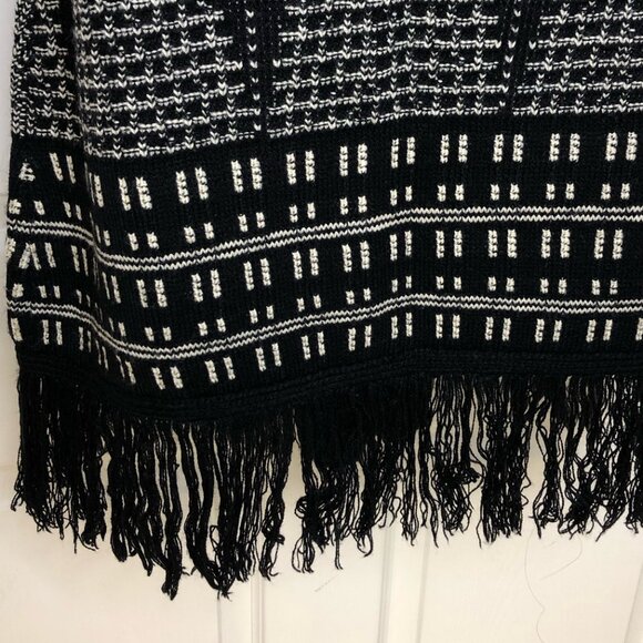 BCBG Black/white Knit Tunic Vest w/Fringe  S - Picture 7 of 7